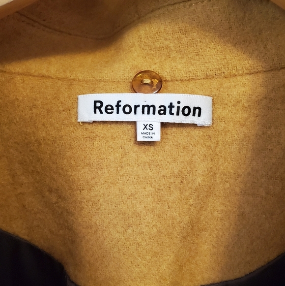 Reformation Scarlett Double Breast oversized coat. Wool blend. Yellow. Size XS. - Picture 4 of 15